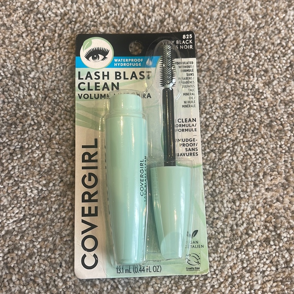 🛍️ NWT Covergirl Lash Blast Clean Waterproof Mascara